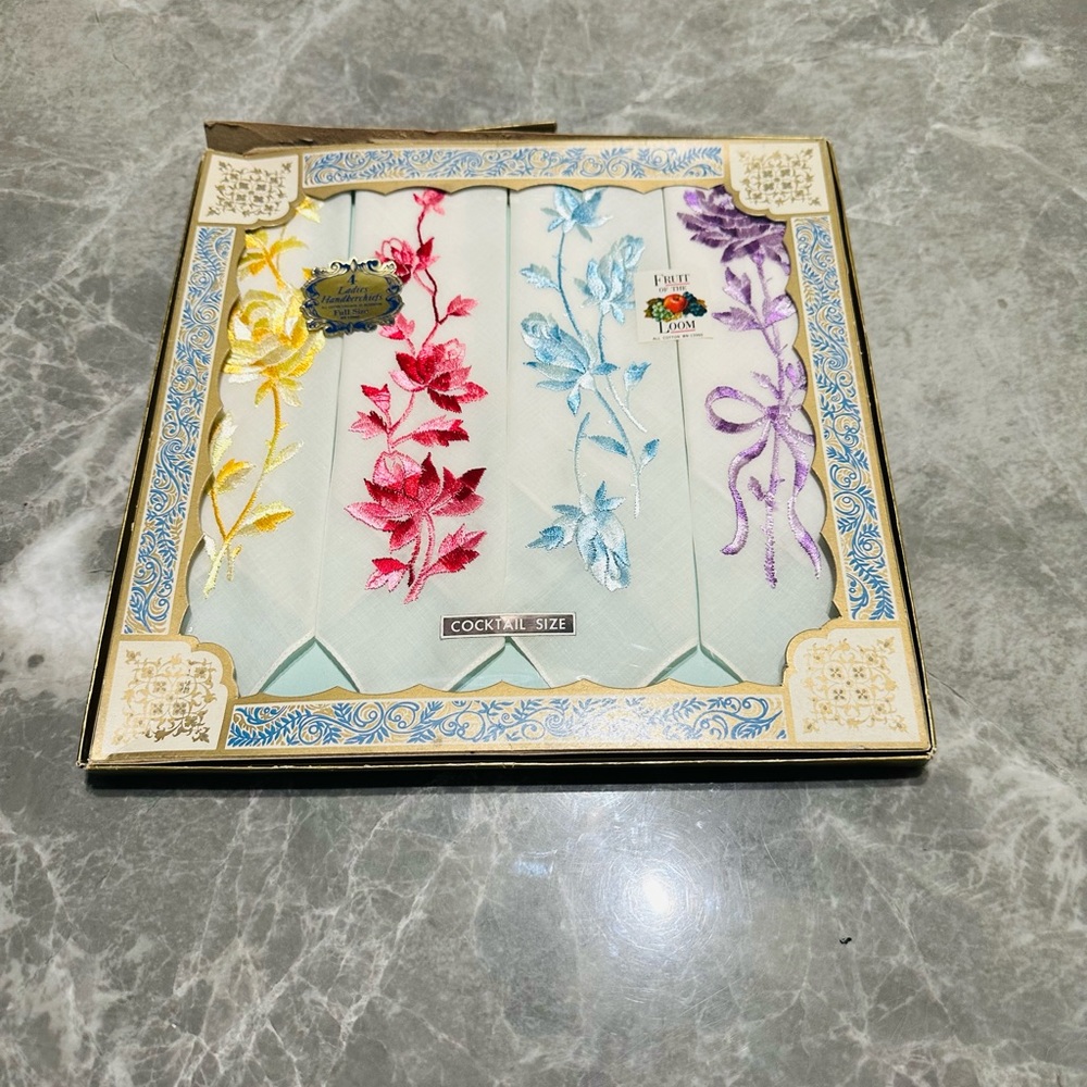 Beautiful Hankies Set VTG Fruit Of The Loom Pastel Embroidered Floral Lot Of 4